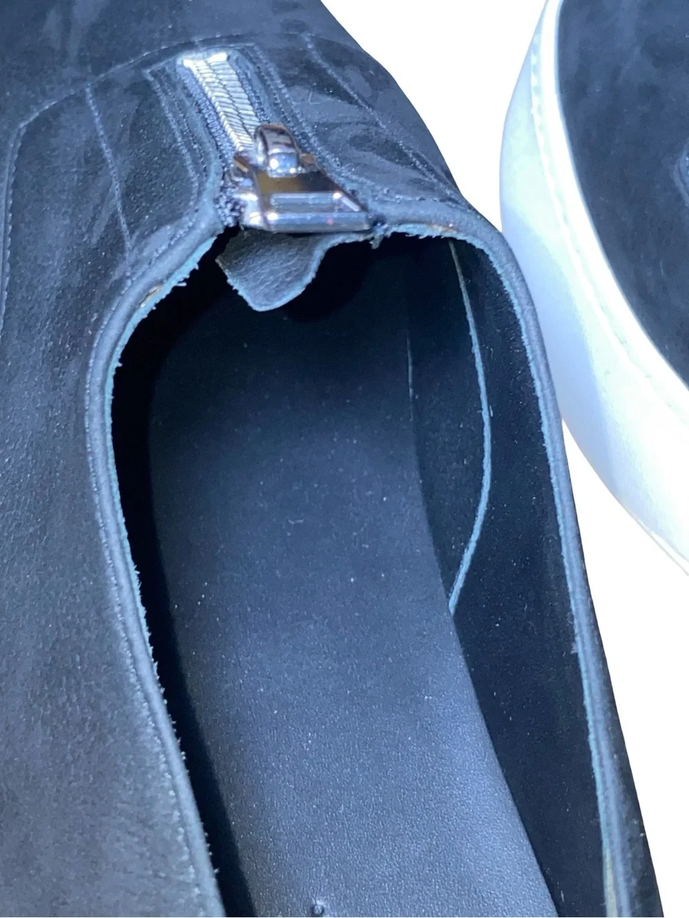 Vince Warner Black suede Leather Zip Front Platform Slip On Sneakers size 9